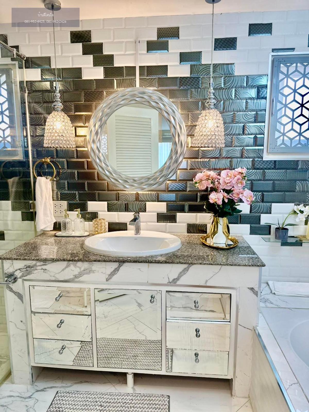 ขาย/ให้เช่า Luxury Pool Villa Crystal Ville ประดิษฐ์มนูธรรม 19 (24 ตร.ว.) 4 นอน 4 น้ำ
