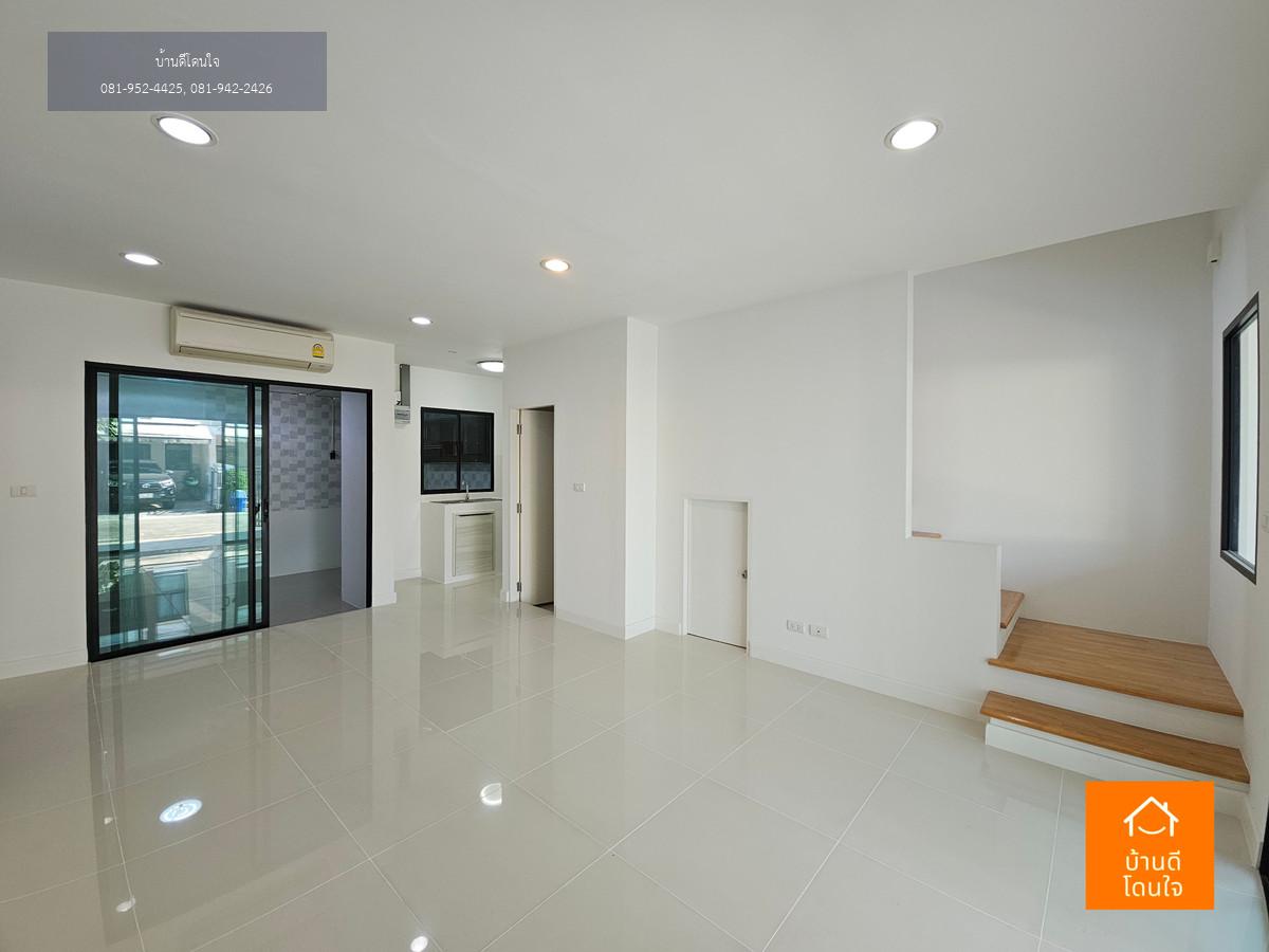 ลดราคาพิเศษ บ้านกลางเมือง นวมินทร์42 (33 ตร.ว.) หลังมุม รีโนเวทใหม่สวย ใกล้เดอะมอล์บางกะปิ