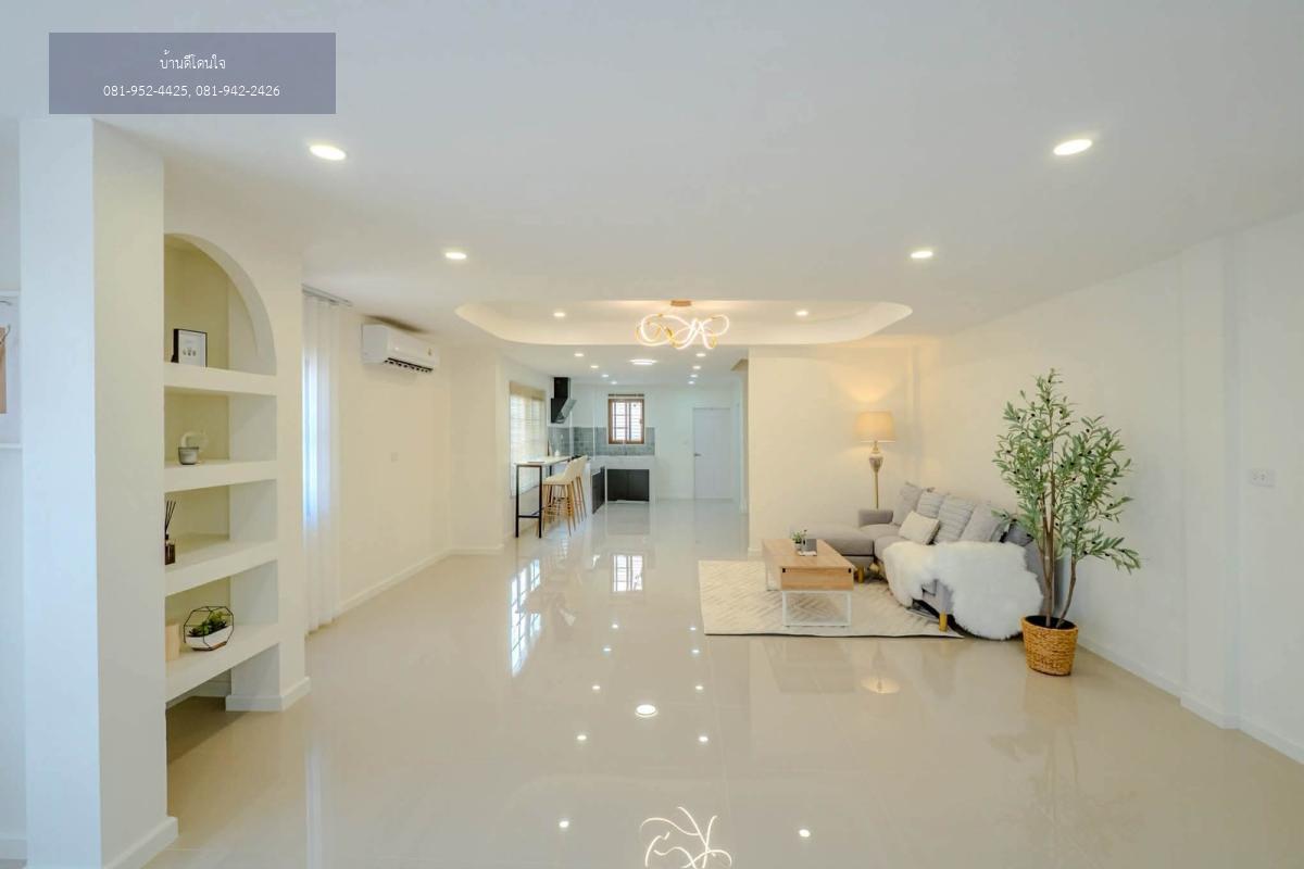 ขายทาวน์โฮม 3 ชั้น บ้านกลางเมือง พระราม 9 ซอย 43 (23.9 ตร.ว.) หลังมุม