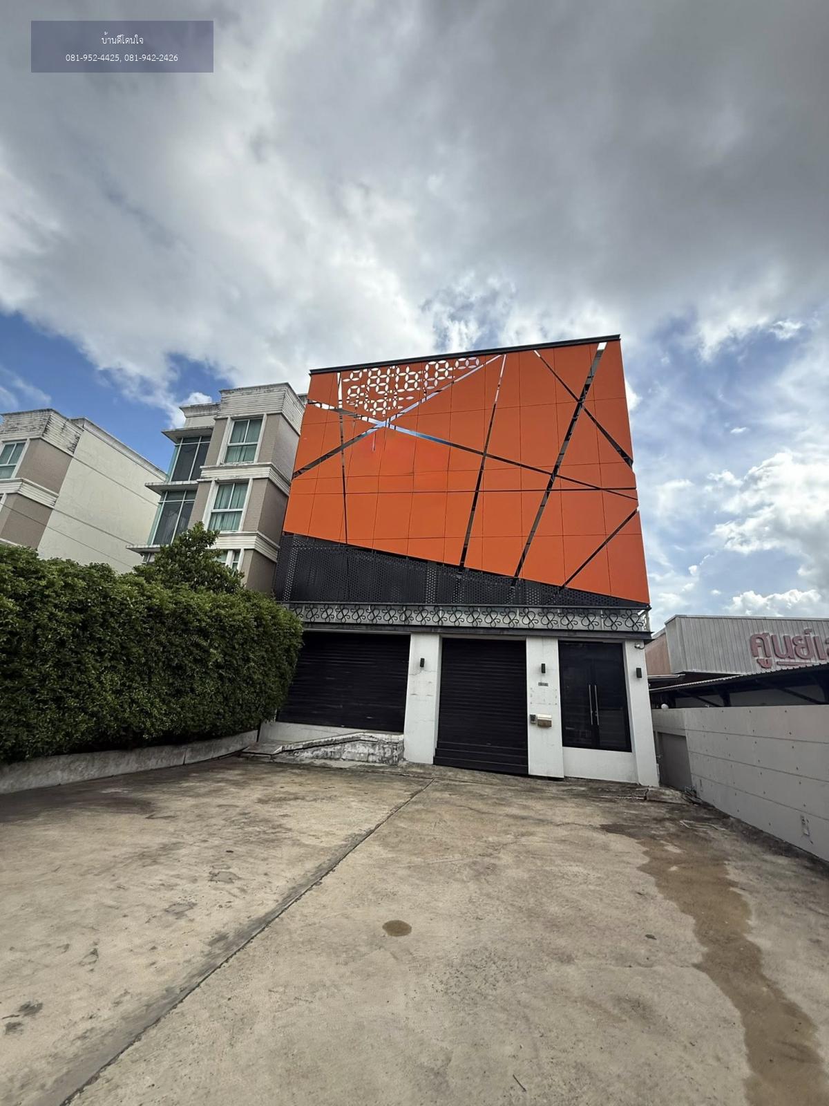 For Rent อาคารสำนักงาน/Home Office 4 ชั้น ติดถนนเจ้าคุณทหาร (39 ตร.ว.) พร้อมเริ่มธุรกิจ