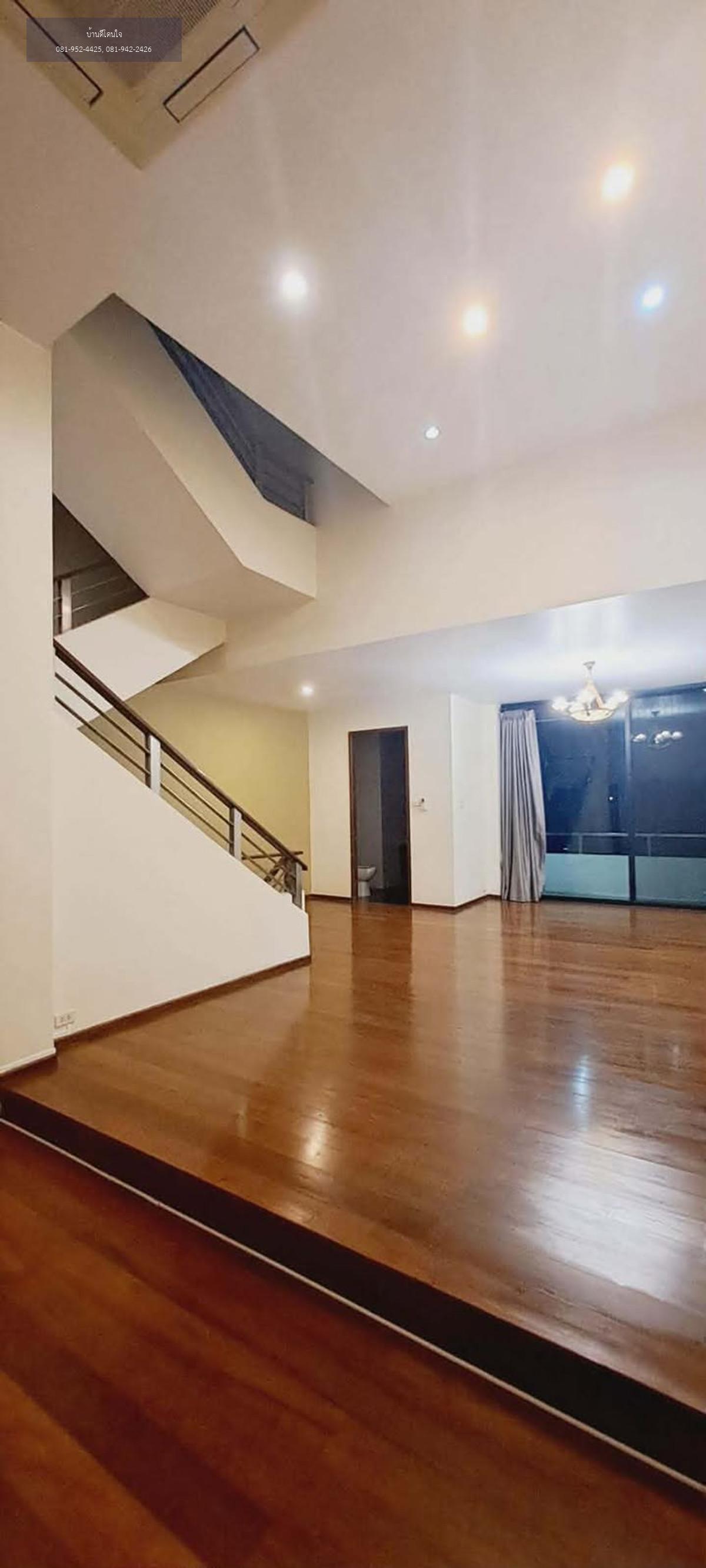 ให้เช่าทาวน์โฮม Lotus Point เอกมัย (31 ตร.ว.) 5 ชั้น 4 นอน 4 น้ำ 2จอด พร้อมอยู่