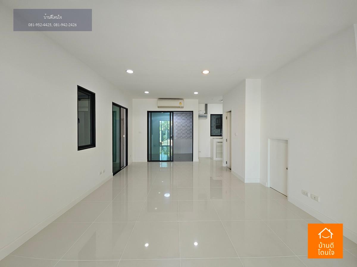 ลดราคาพิเศษ บ้านกลางเมือง นวมินทร์42 (33 ตร.ว.) หลังมุม รีโนเวทใหม่สวย ใกล้เดอะมอล์บางกะปิ