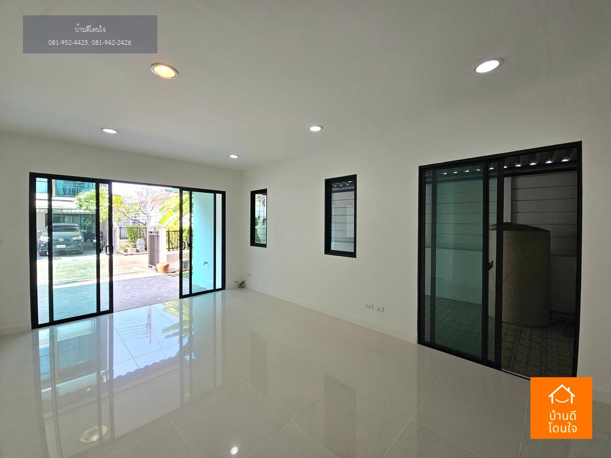 ลดราคาพิเศษ บ้านกลางเมือง นวมินทร์42 (33 ตร.ว.) หลังมุม รีโนเวทใหม่สวย ใกล้เดอะมอล์บางกะปิ